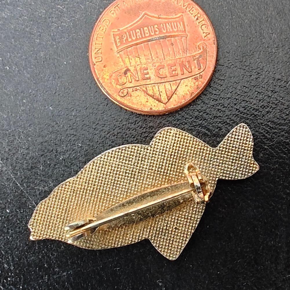 4 Gold-Tone Brooches/Pins - Picture 3 of 16